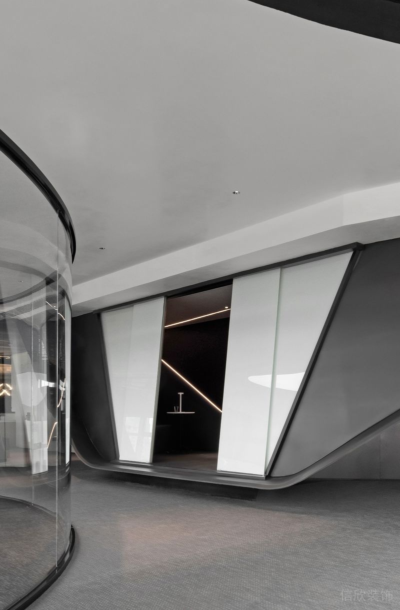 深圳福田卓越城現(xiàn)代風(fēng)格辦公室裝修設(shè)計過道 深圳福田卓越城現(xiàn)代風(fēng)格辦公室裝修設(shè)計過道