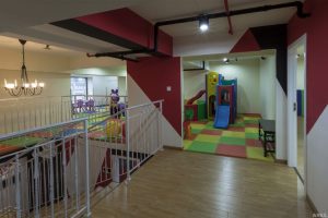 兒童娛樂區教室培訓機構裝修效果圖木質地板