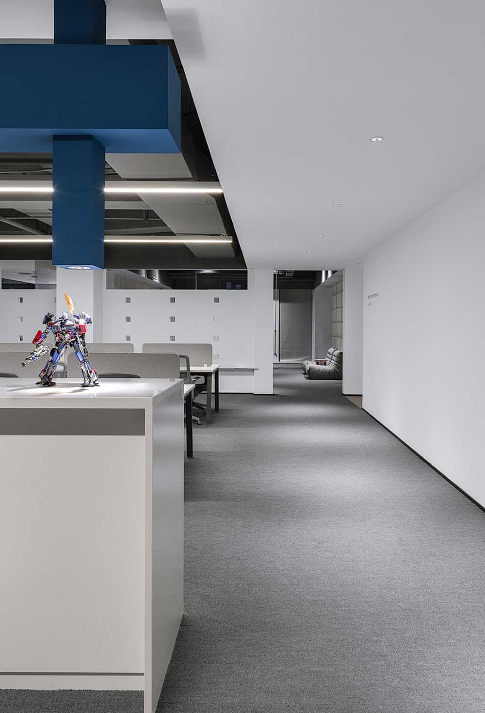 龍崗區啟迪協信深圳科技園簡約風格辦公室裝修藍色幾何裝置藝術造型燈 龍崗區啟迪協信深圳科技園簡約風格辦公室裝修藍色幾何裝置藝術造型燈