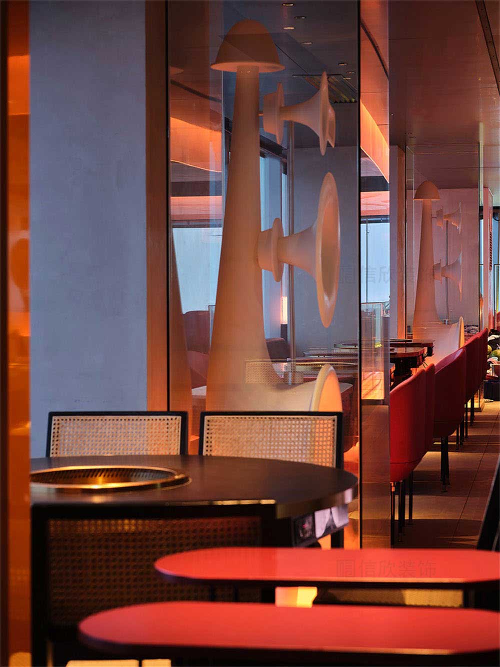 深圳龍崗現(xiàn)代風(fēng)格火鍋店裝修設(shè)計軟裝陳設(shè)