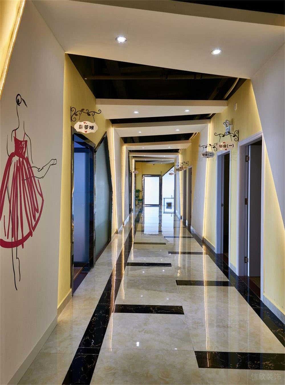 深圳市寶安區(qū)沙井天譽(yù)藝術(shù)培訓(xùn)中心過道 深圳市寶安區(qū)沙井天譽(yù)藝術(shù)培訓(xùn)中心過道