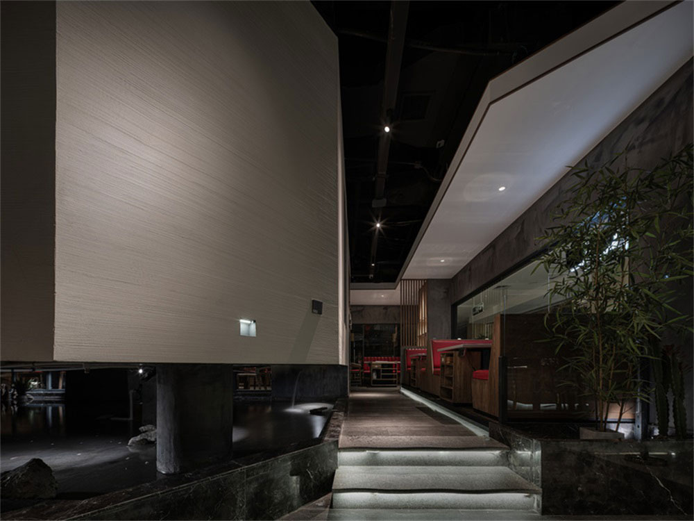 深圳羅湖工業(yè)風(fēng)火鍋店裝修設(shè)計綠植裝飾 深圳羅湖工業(yè)風(fēng)火鍋店裝修設(shè)計綠植裝飾