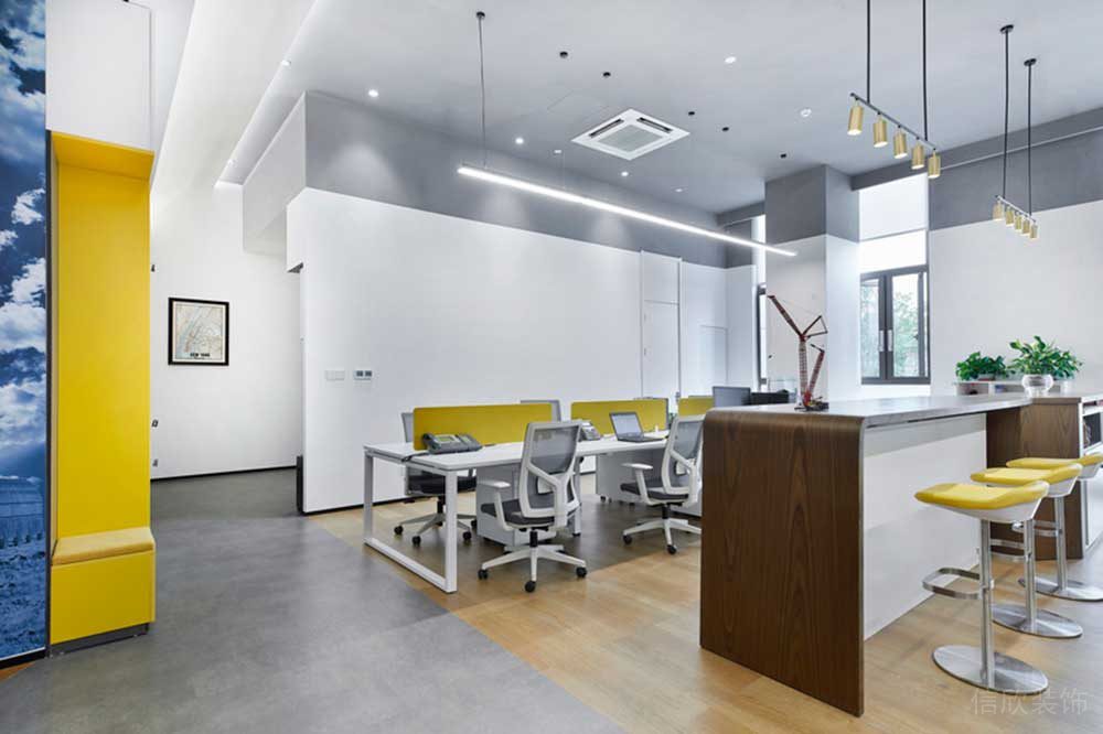 深圳南山區(qū)酷派大廈現(xiàn)代風格辦公室裝修辦公區(qū) 深圳南山區(qū)酷派大廈現(xiàn)代風格辦公室裝修辦公區(qū)