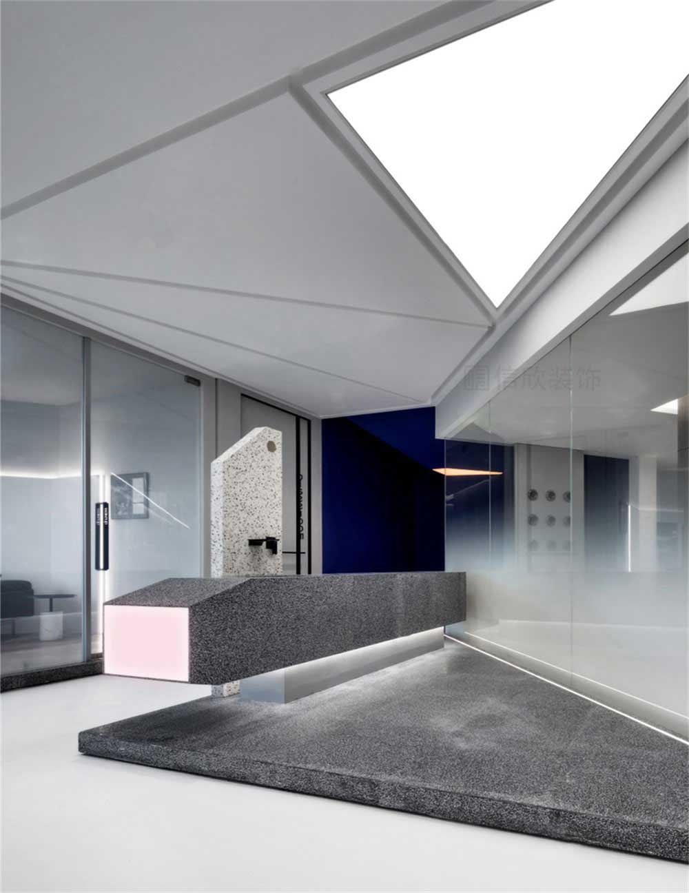 深圳市龍崗區(qū)龍崗中心城wakeup造型培訓(xùn)學(xué)院水吧 深圳市龍崗區(qū)龍崗中心城wakeup造型培訓(xùn)學(xué)院水吧