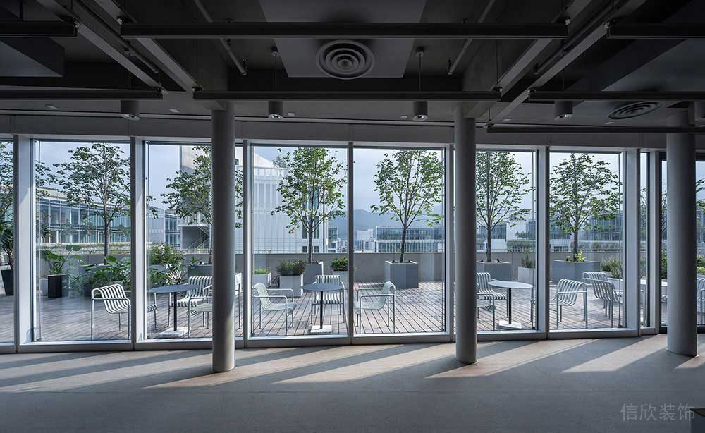 工業(yè)風商務(wù)商務(wù)辦公空間過廊裝修圖