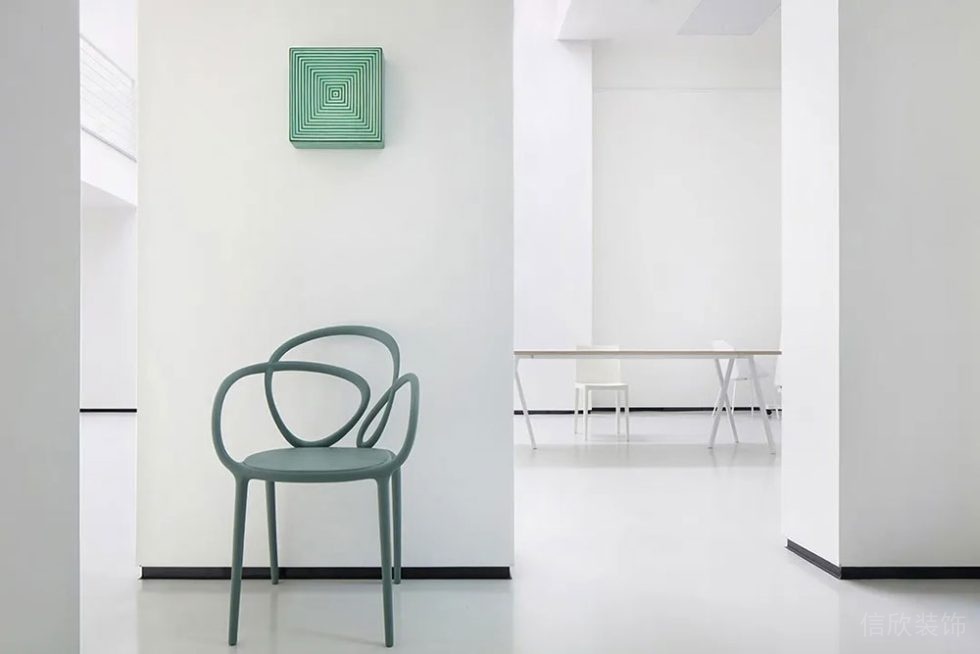 極簡風(fēng)格辦公場所過廊空間設(shè)計裝修圖