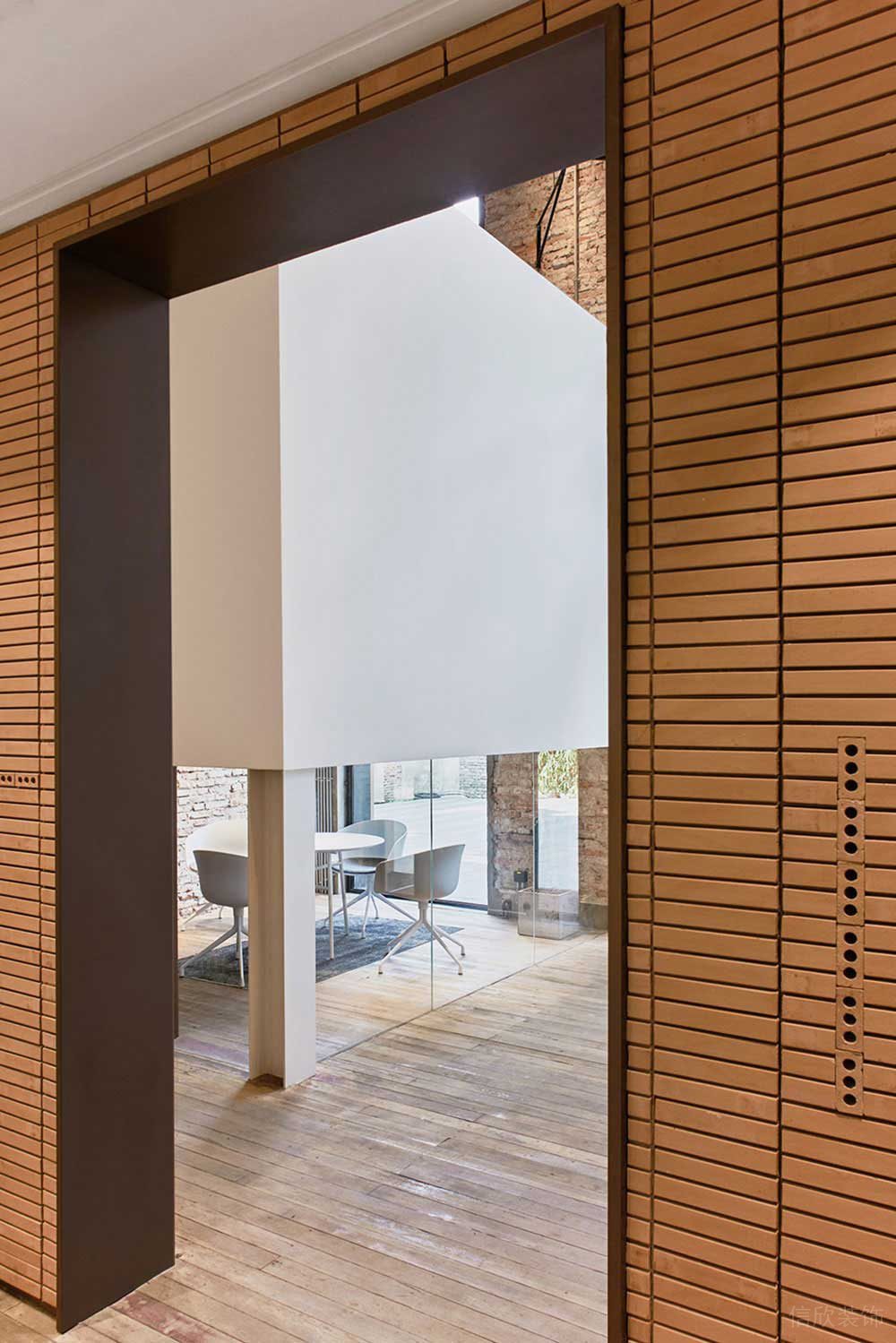 現(xiàn)代北歐風(fēng)辦公空間案例門(mén)廊設(shè)計(jì)裝修圖