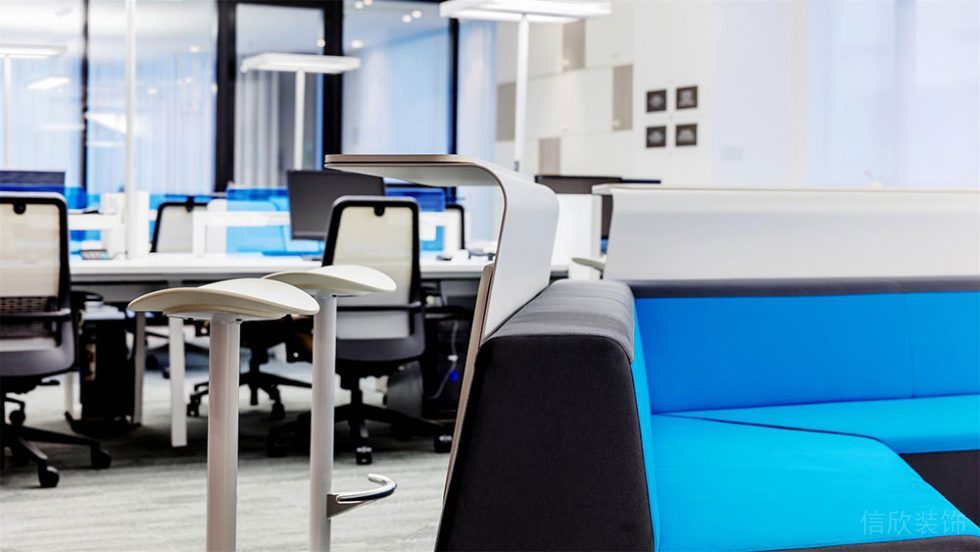 現(xiàn)代風(fēng)格商務(wù)辦公場(chǎng)所多功能辦公廳裝修圖