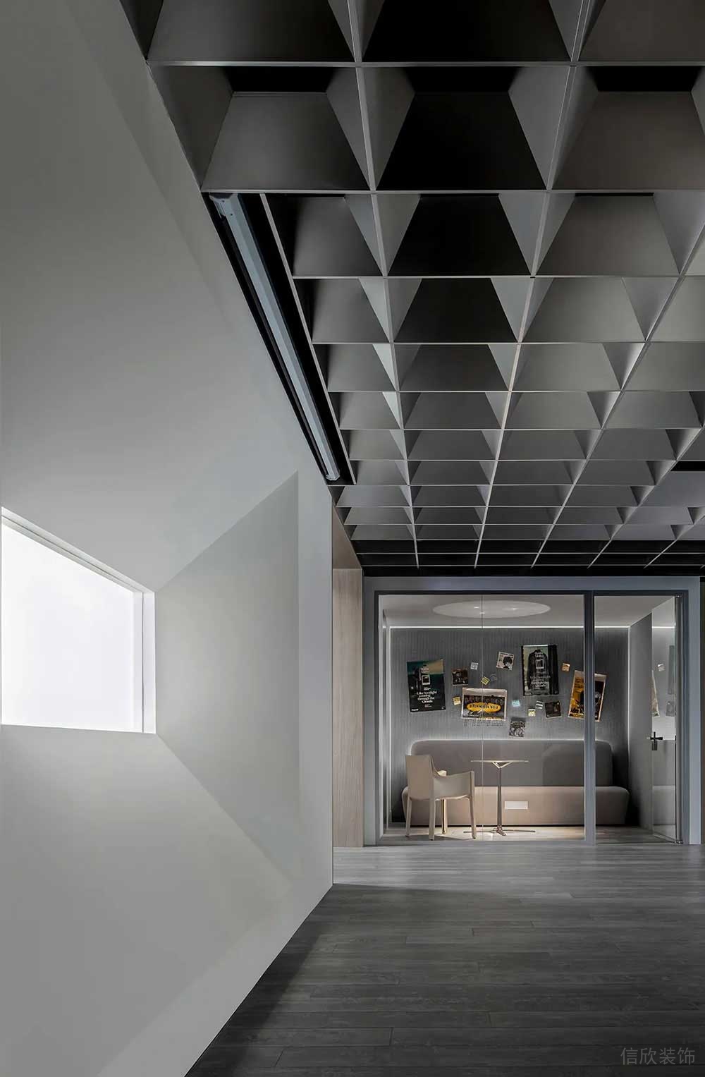 現(xiàn)代風(fēng)格商務(wù)辦公場(chǎng)所過(guò)道空間設(shè)計(jì)裝修圖