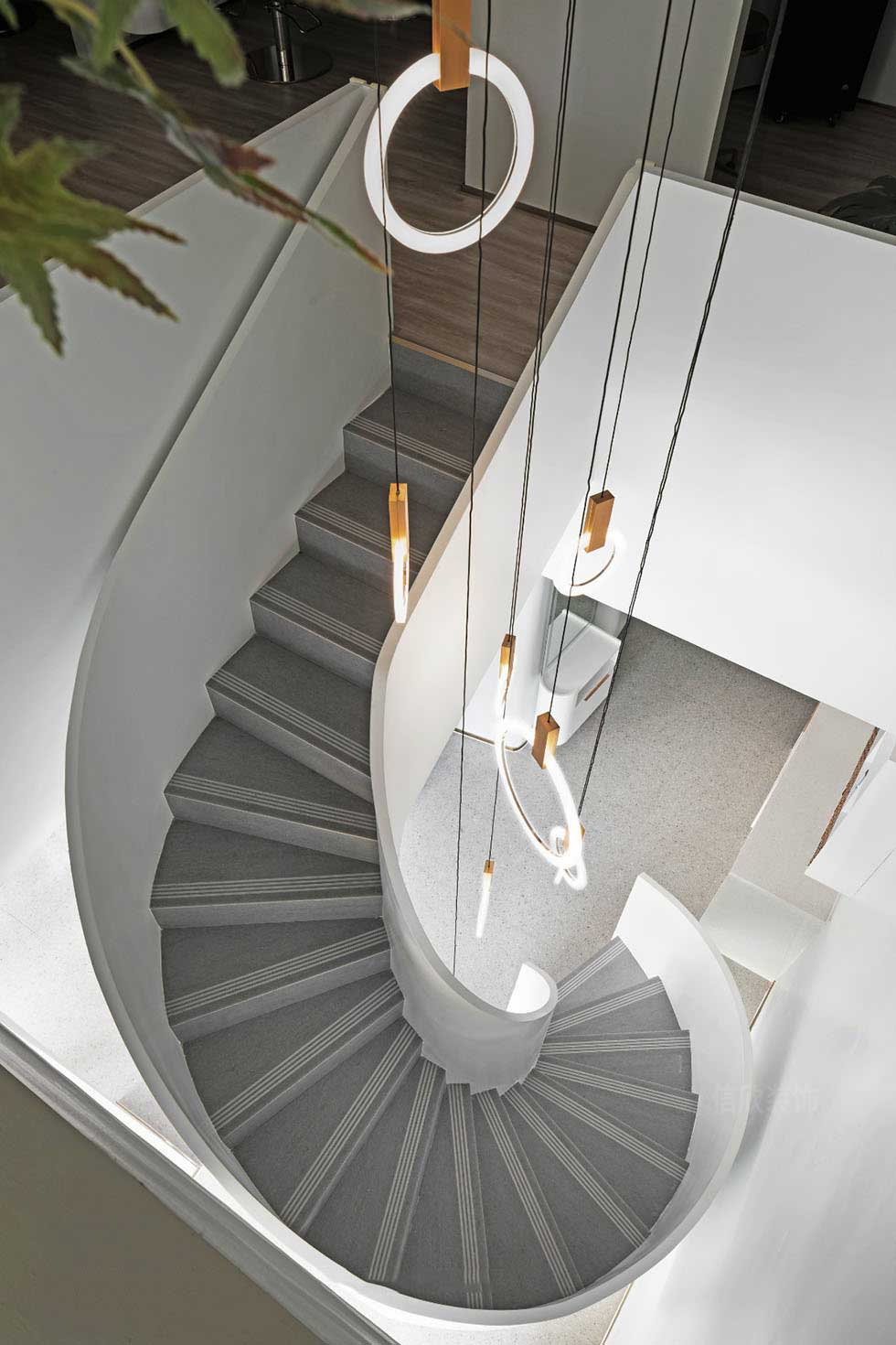 深圳羅湖時(shí)尚發(fā)型會(huì)所裝修樓梯實(shí)景案例 深圳羅湖時(shí)尚發(fā)型會(huì)所裝修樓梯實(shí)景案例