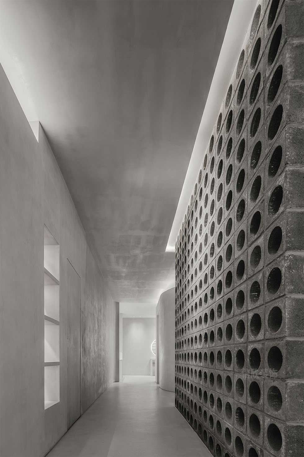 深圳龍崗工業(yè)風美發(fā)沙龍走廊裝修設計