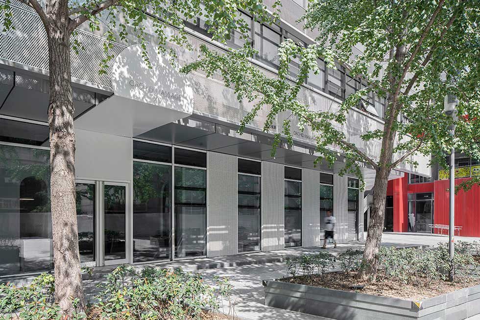 工作室戶外休息區(qū)外觀設(shè)計(jì)效果圖玻璃墻體效果