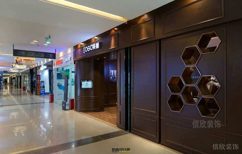 深色木質(zhì)創(chuàng)意設(shè)計(jì)蜂窩式多邊形玻璃墻體隔斷裝修店鋪