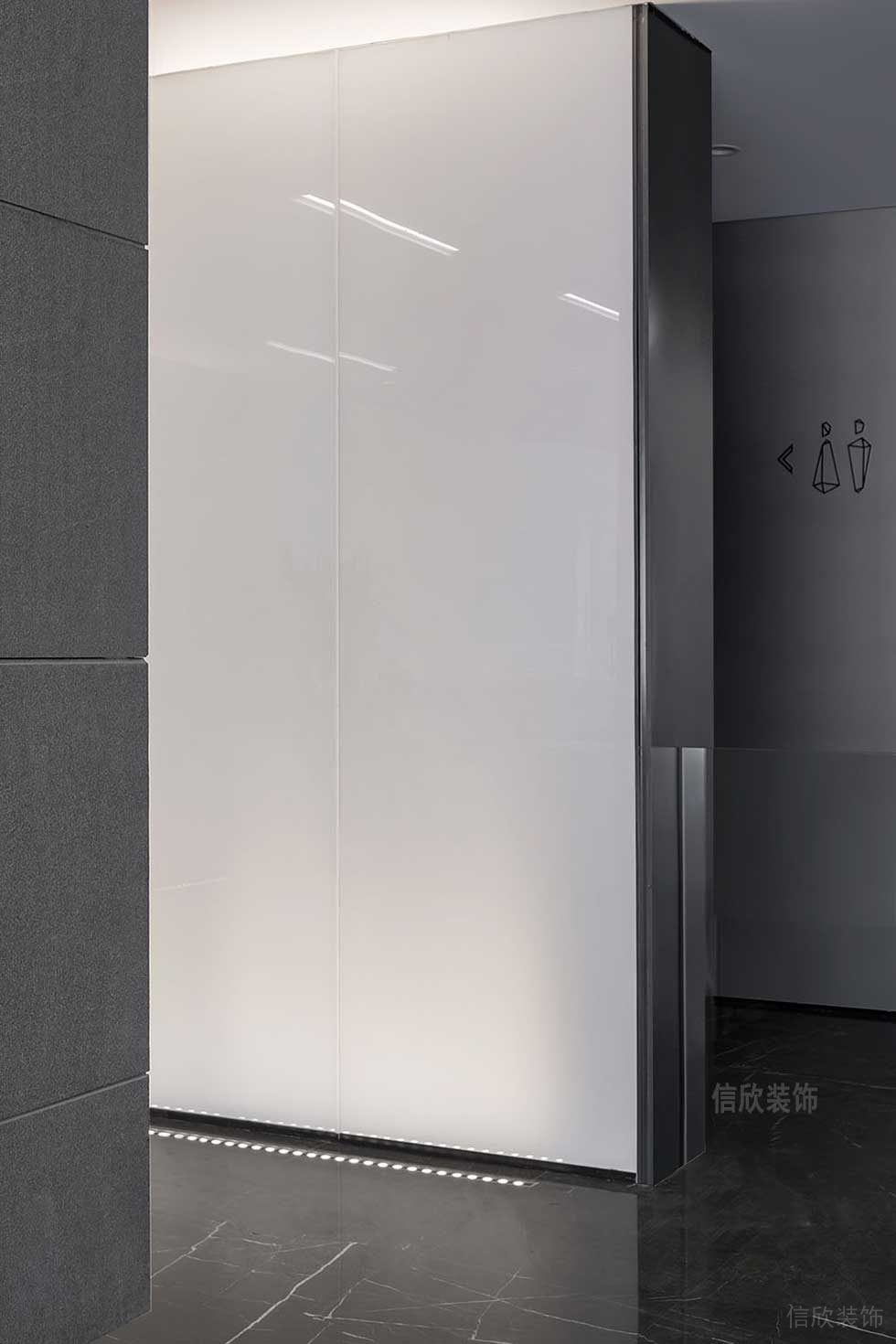 極簡風(fēng)格辦公室衛(wèi)生間入口過道裝修圖