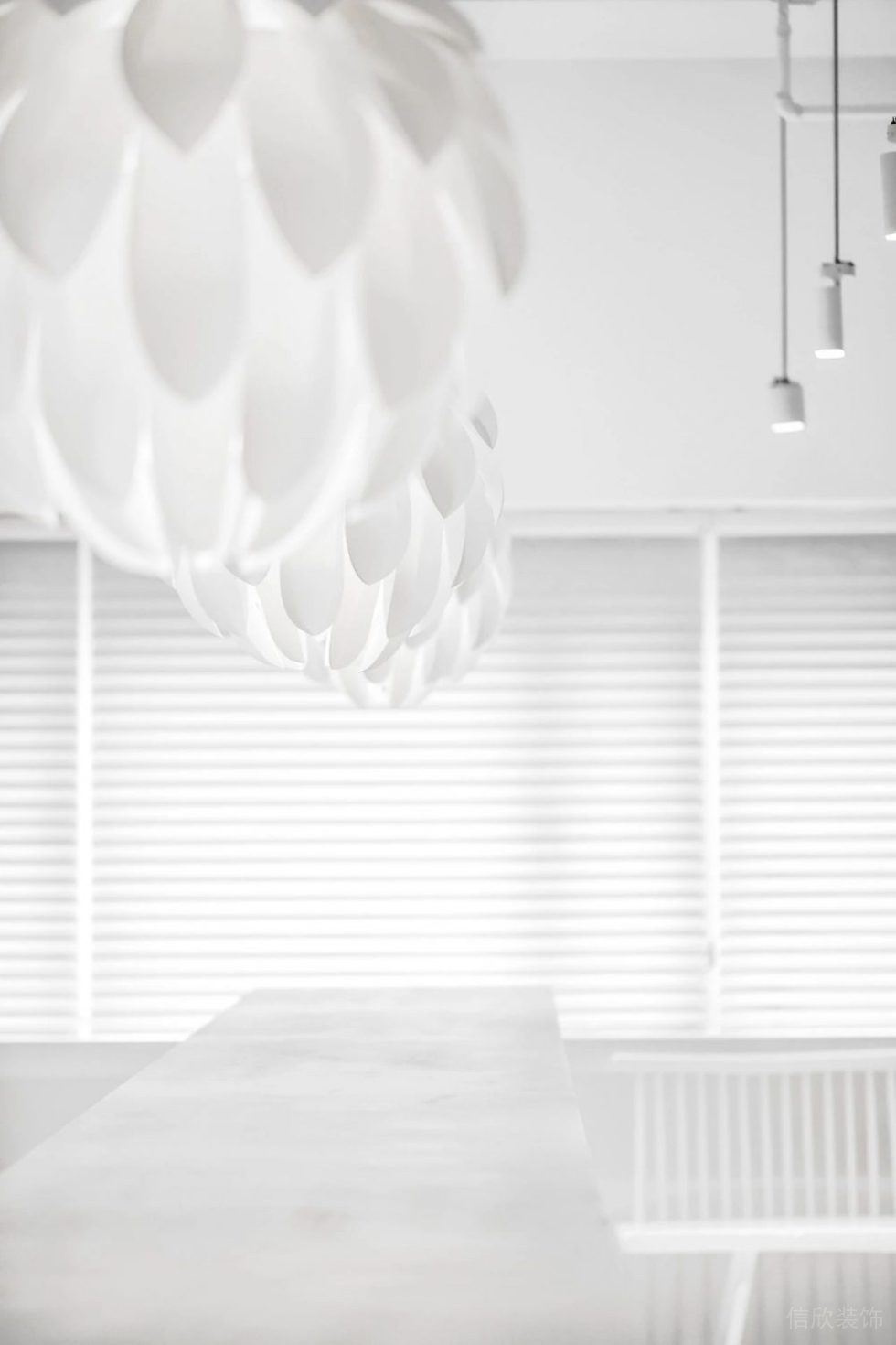 極簡風(fēng)格辦公室休閑廳藝術(shù)吊燈效果圖