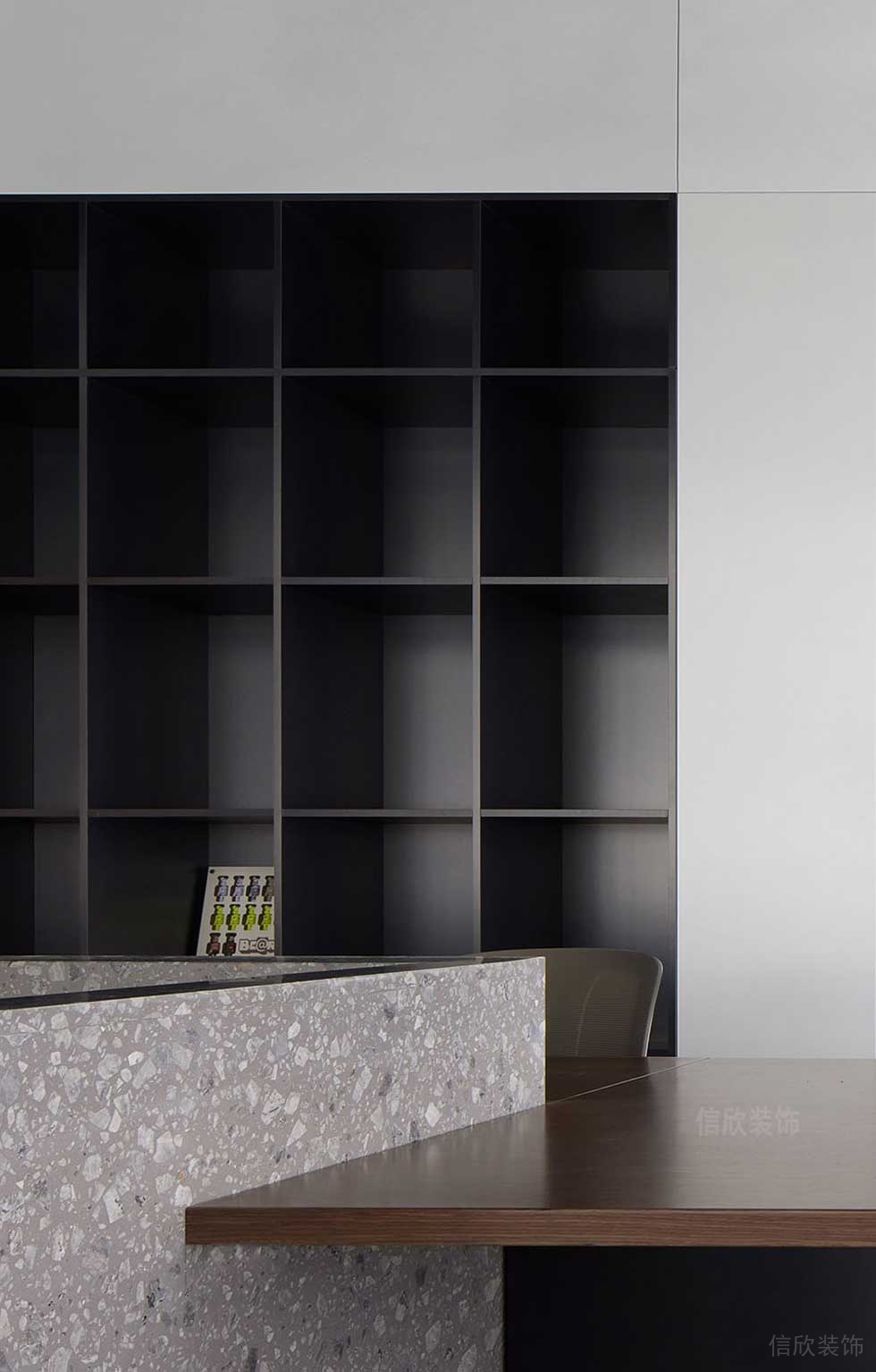 簡約風(fēng)格辦公室裝飾層板格子柜效果圖