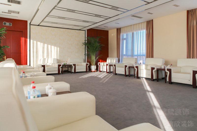 龍華辦公室裝修會議區(qū)實景圖