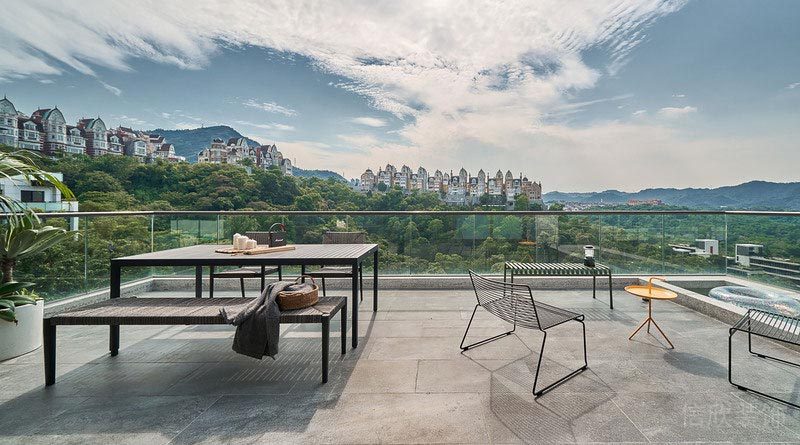 深圳市龍華區民治路皇嘉瓏府陽臺區