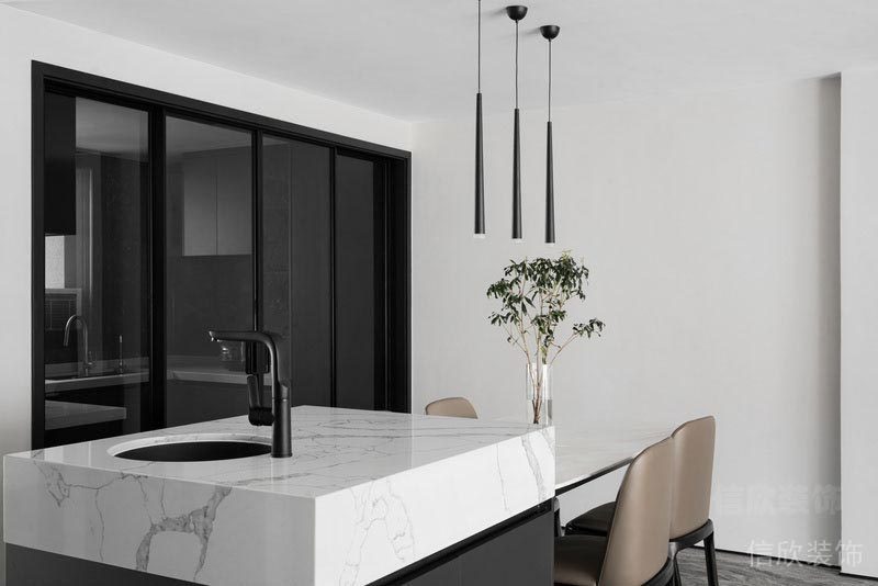 深圳市龍崗區(qū)中心城新霖薈邑餐廳