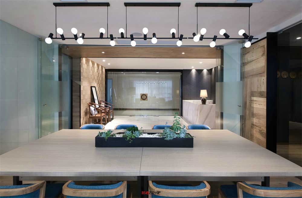 深圳南山智慧廣場新中式風格辦公室裝修設計案例會議區天花 深圳南山智慧廣場新中式風格辦公室裝修設計案例會議區天花