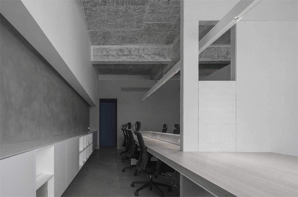 深圳市南山科技園工業(yè)風(fēng)辦公室設(shè)計(jì)裝修辦公區(qū) 深圳市南山科技園工業(yè)風(fēng)辦公室設(shè)計(jì)裝修辦公區(qū)