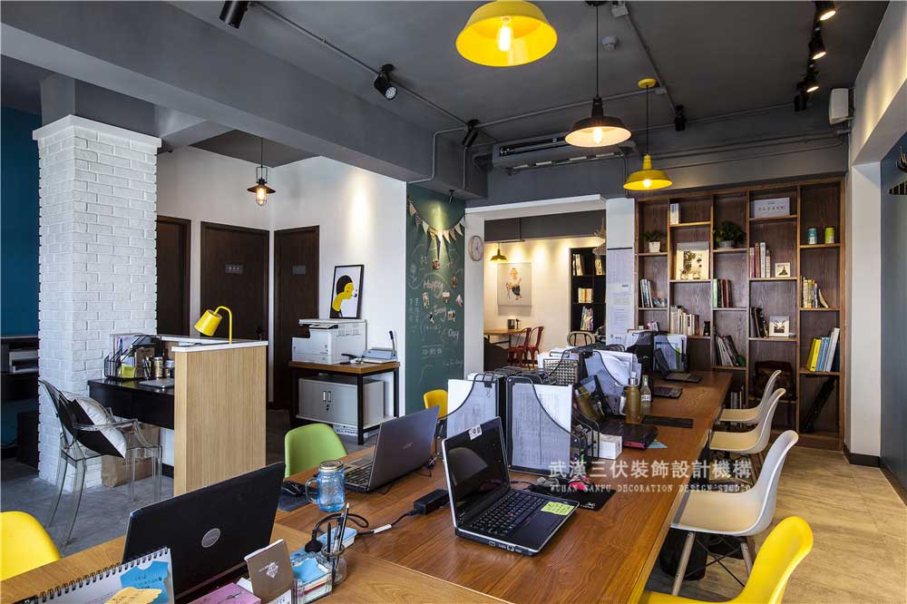 深圳福田200平方工業(yè)風辦公室裝修辦公區(qū)裝飾展示柜 深圳福田200平方工業(yè)風辦公室裝修辦公區(qū)裝飾展示柜