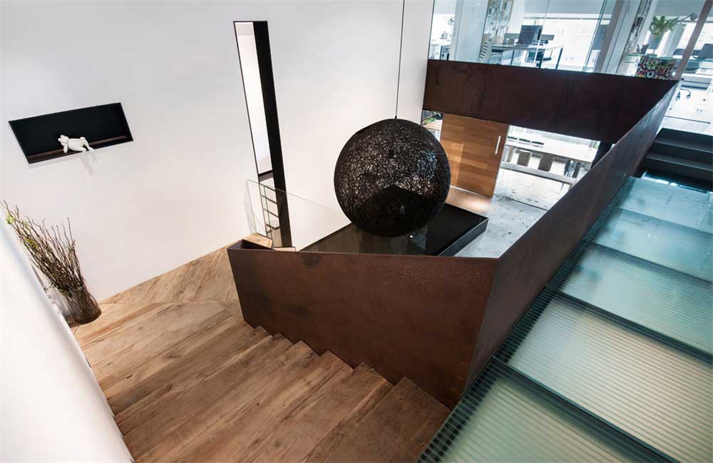 深圳市南山自然風辦公室裝修設計樓梯