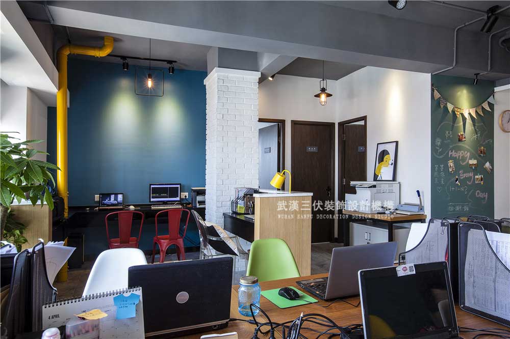 深圳福田200平方工業(yè)風辦公室裝修燈光效果 深圳福田200平方工業(yè)風辦公室裝修燈光效果