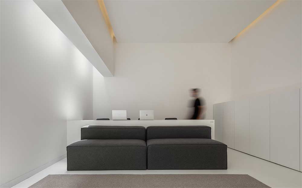 黑白現(xiàn)代簡(jiǎn)約辦公室設(shè)計(jì)裝修休息區(qū) 黑白現(xiàn)代簡(jiǎn)約辦公室設(shè)計(jì)裝修休息區(qū)