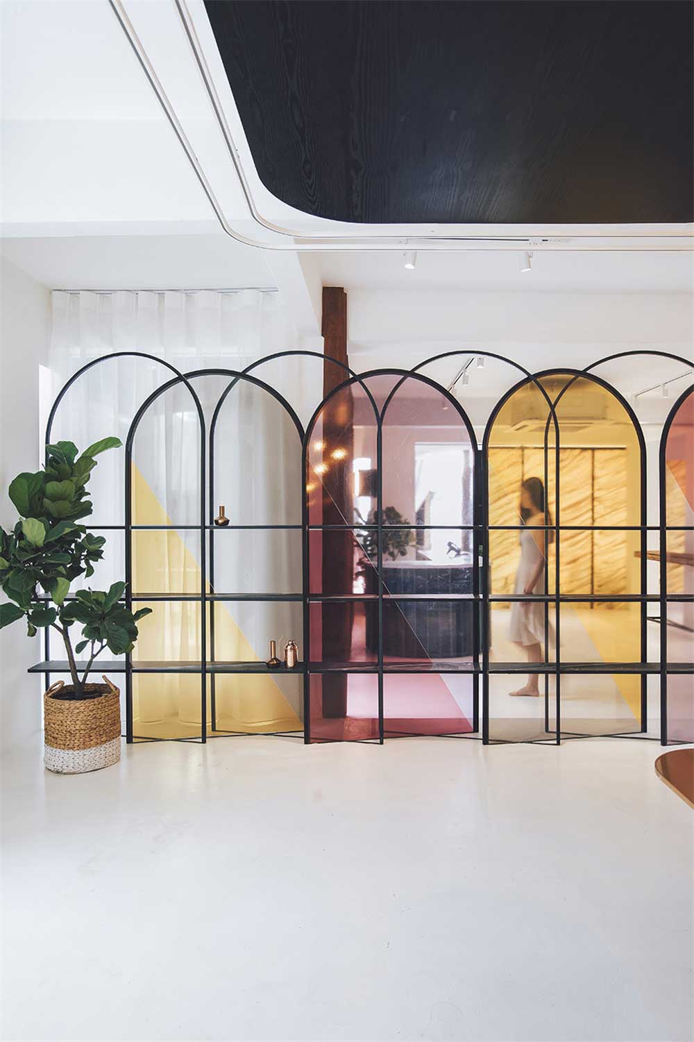 深圳市龍崗800平輕奢風辦公室裝修玻璃隔斷 深圳市龍崗800平輕奢風辦公室裝修玻璃隔斷