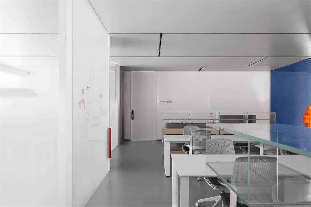 深圳福田800平方現代簡約風格辦公室裝修辦公區家具組合 深圳福田800平方現代簡約風格辦公室裝修辦公區家具組合