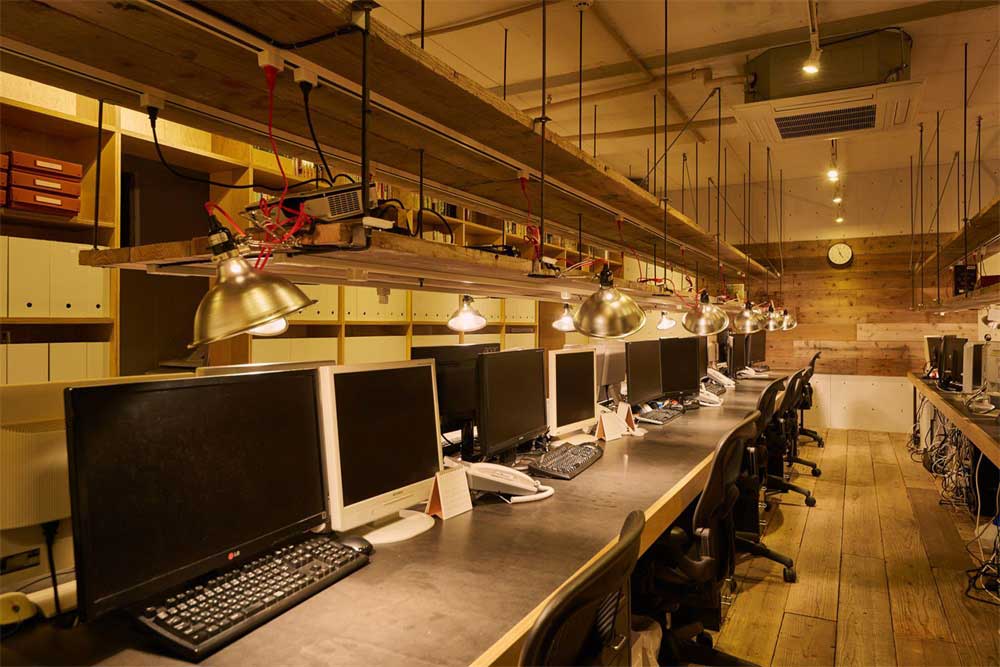 深圳龍華元芳創客薈工業風辦公室裝修設計案例辦公區燈光效果 深圳龍華元芳創客薈工業風辦公室裝修設計案例辦公區燈光效果