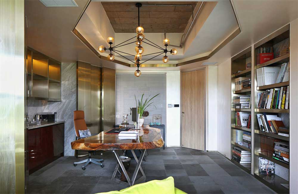 深圳南山香江金融中心工業(yè)風辦公室裝修設計案例總監(jiān)辦公室藝術(shù)吊燈 深圳南山香江金融中心工業(yè)風辦公室裝修設計案例總監(jiān)辦公室藝術(shù)吊燈