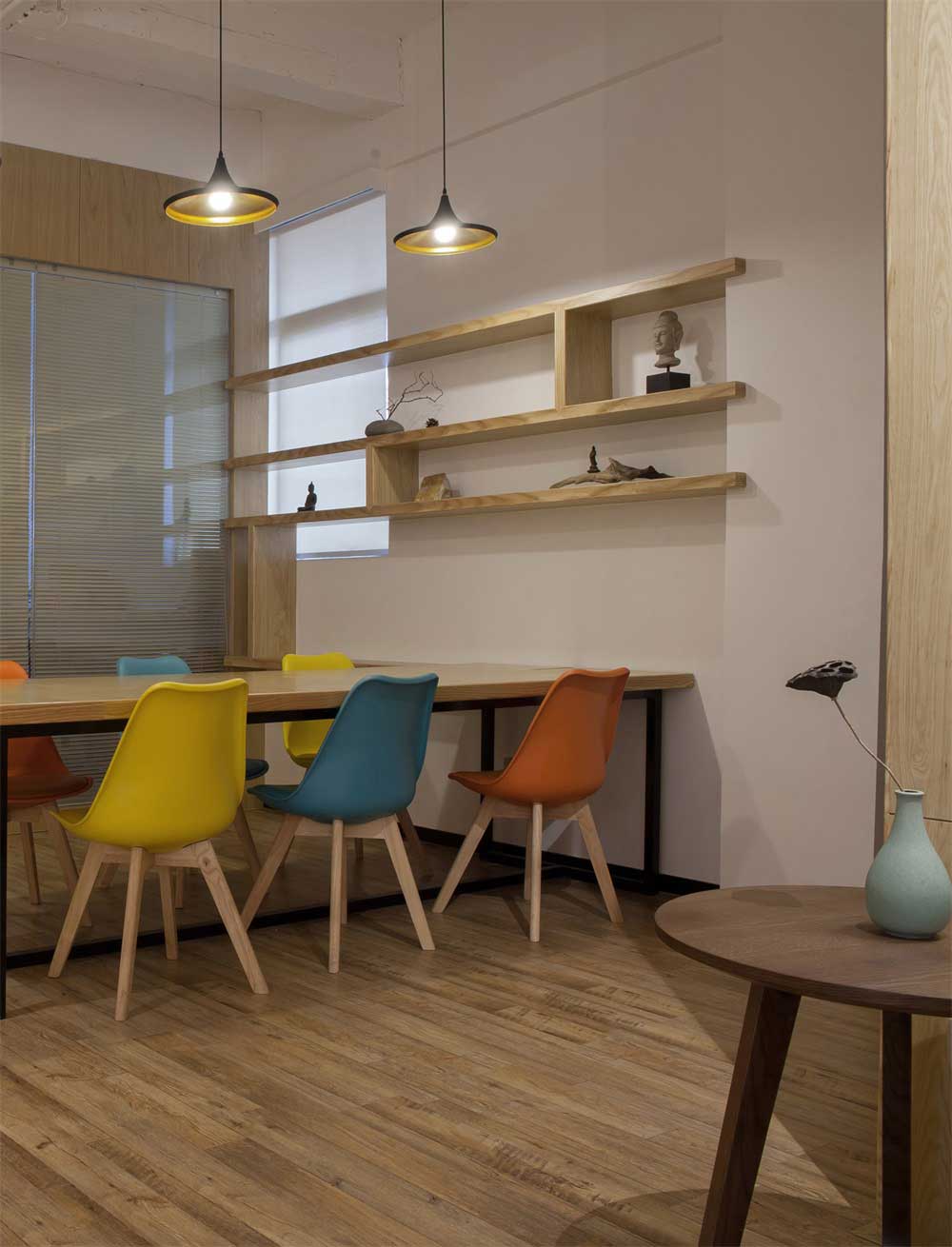 深圳羅湖鴻昌廣場新中式風(fēng)格辦公室裝修設(shè)計案例會議區(qū) 深圳羅湖鴻昌廣場新中式風(fēng)格辦公室裝修設(shè)計案例會議區(qū)