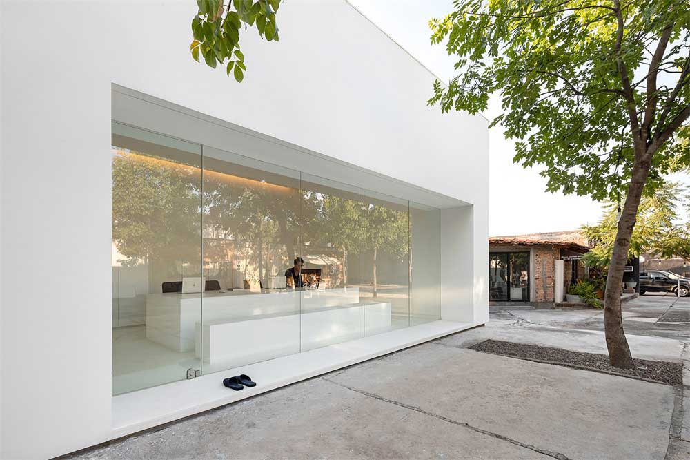 黑白現(xiàn)代簡(jiǎn)約辦公室設(shè)計(jì)裝修門頭設(shè)計(jì) 黑白現(xiàn)代簡(jiǎn)約辦公室設(shè)計(jì)裝修門頭設(shè)計(jì)