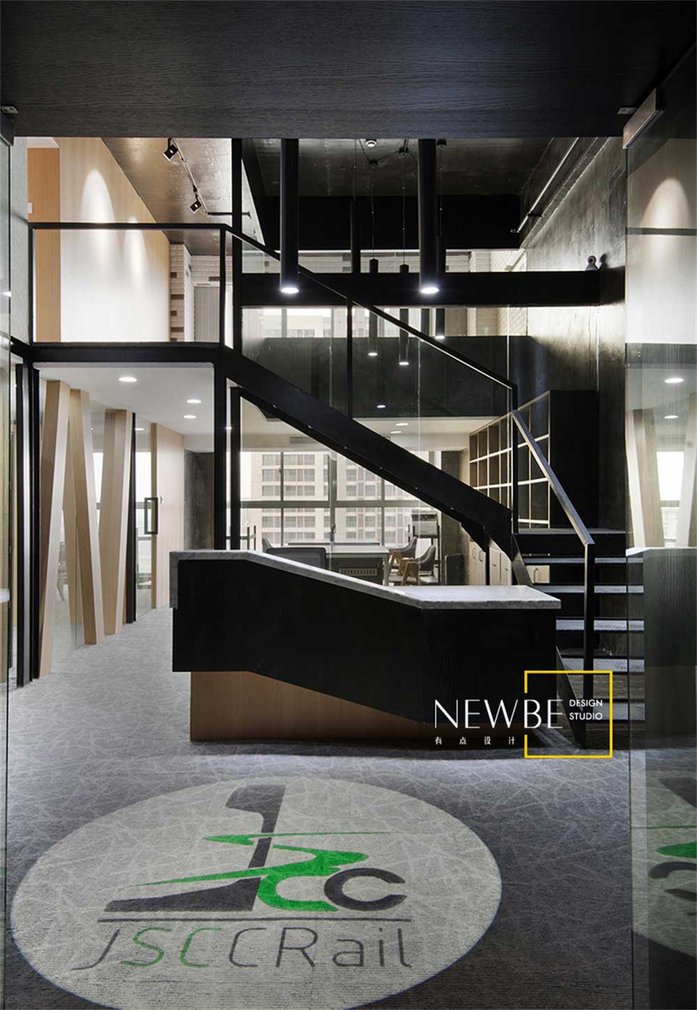 深圳羅湖200平方現(xiàn)代工業(yè)風(fēng)復(fù)式辦公室裝修前臺接待區(qū) 深圳羅湖200平方現(xiàn)代工業(yè)風(fēng)復(fù)式辦公室裝修前臺接待區(qū)