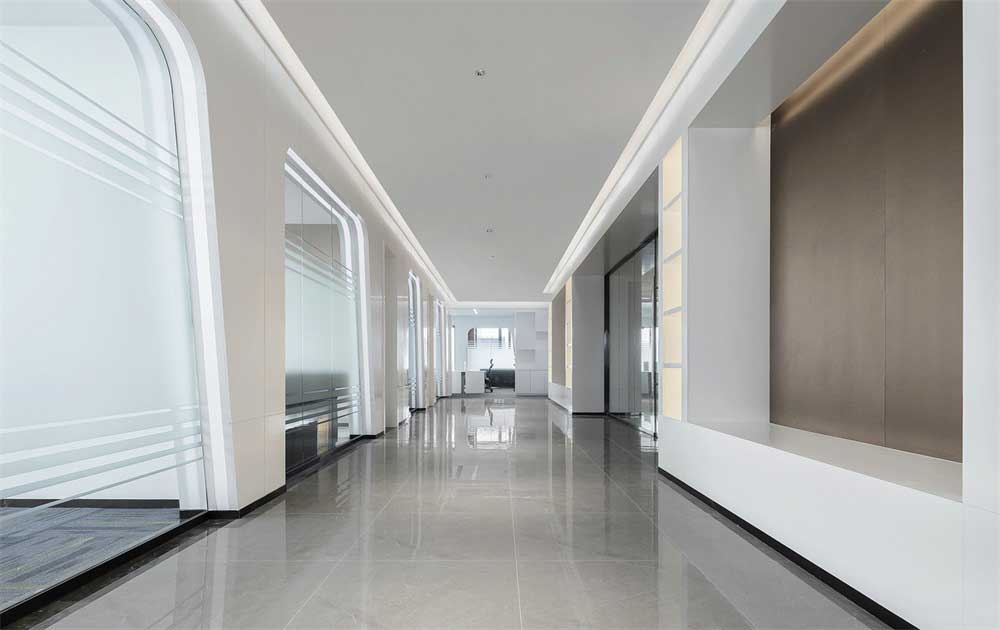 深圳市南山區(qū)科技園現(xiàn)代簡(jiǎn)約辦公室走道