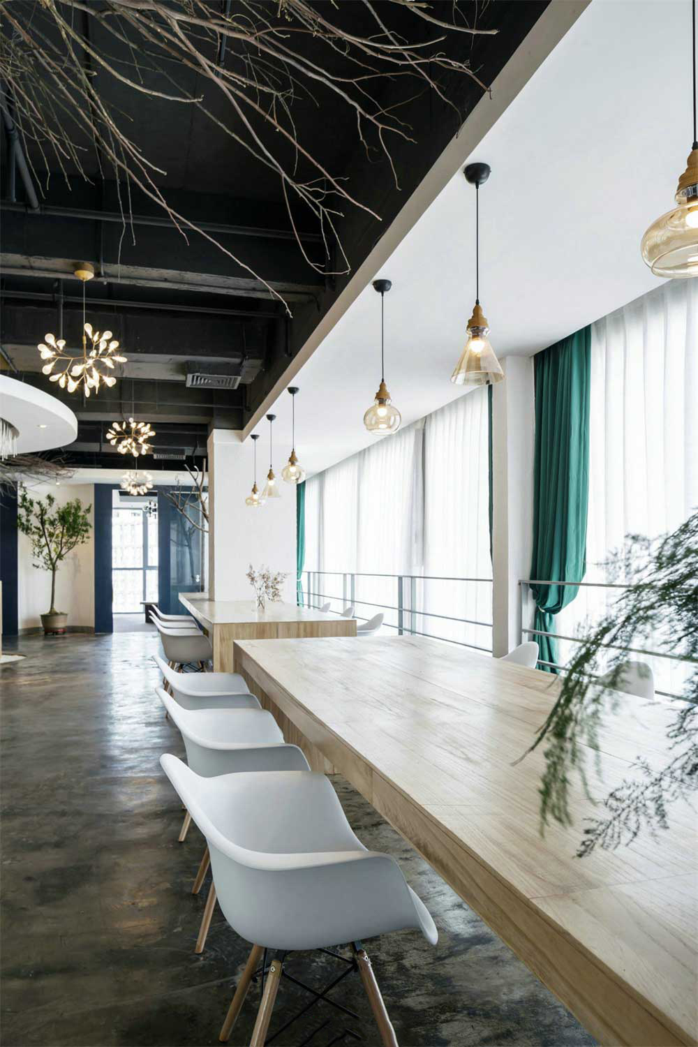 深圳寶安800平方北歐風格辦公室裝修開放式會議區(qū)