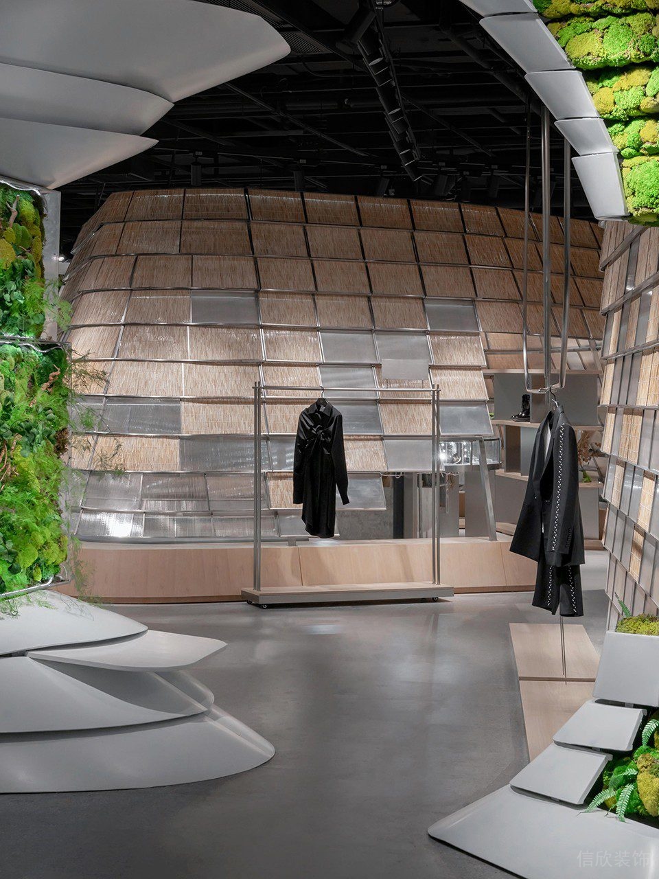 深圳市龍華區(qū)大浪原木風(fēng)生態(tài)智庫(kù)服裝店裝修設(shè)計(jì)不銹鋼掛衣架