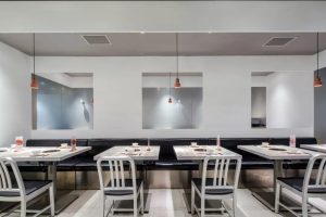 深圳龍崗金地龍城中央現(xiàn)代簡(jiǎn)約風(fēng)格火鍋店裝修案例用餐區(qū)效果圖