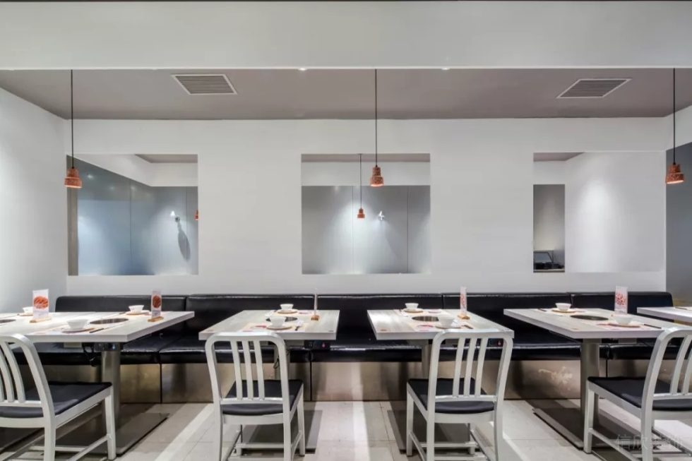 深圳龍崗金地龍城中央現(xiàn)代簡約風(fēng)格火鍋店裝修案例用餐區(qū)效果圖