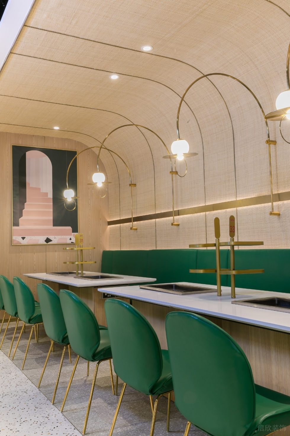 深圳龍華鴻榮源壹城中心北歐輕奢風火鍋店裝修案例翠綠色餐椅 深圳龍華鴻榮源壹城中心北歐輕奢風火鍋店裝修案例翠綠色餐椅