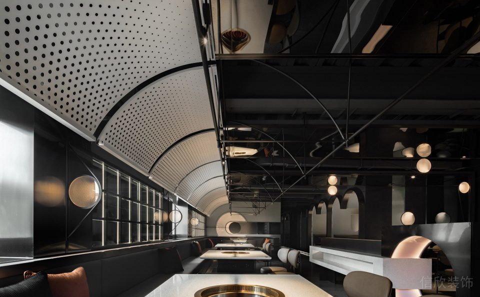 深圳龍華中海匯德理工業(yè)風(fēng)火鍋店裝修案例天花弧形沖孔鋁板 深圳龍華中海匯德理工業(yè)風(fēng)火鍋店裝修案例天花弧形沖孔鋁板