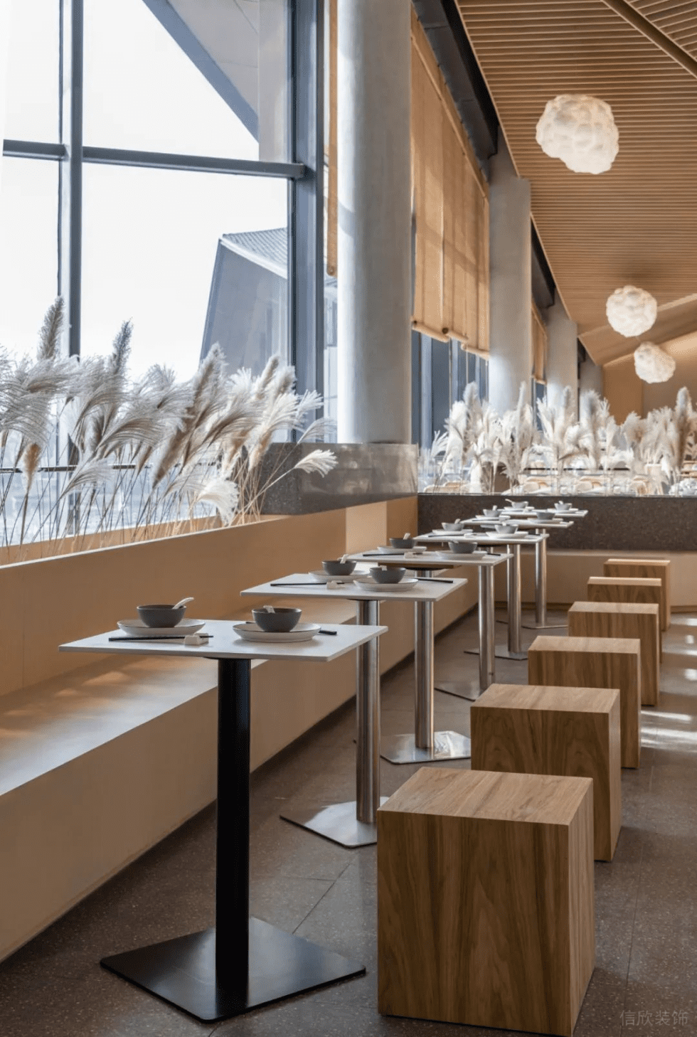 深圳寶安天琴閣原木色調田園簡約風素食館裝修案例雙人用餐區