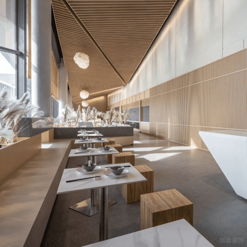 深圳寶安天琴閣原木色調田園簡約風素食館裝修案例原木格柵天花