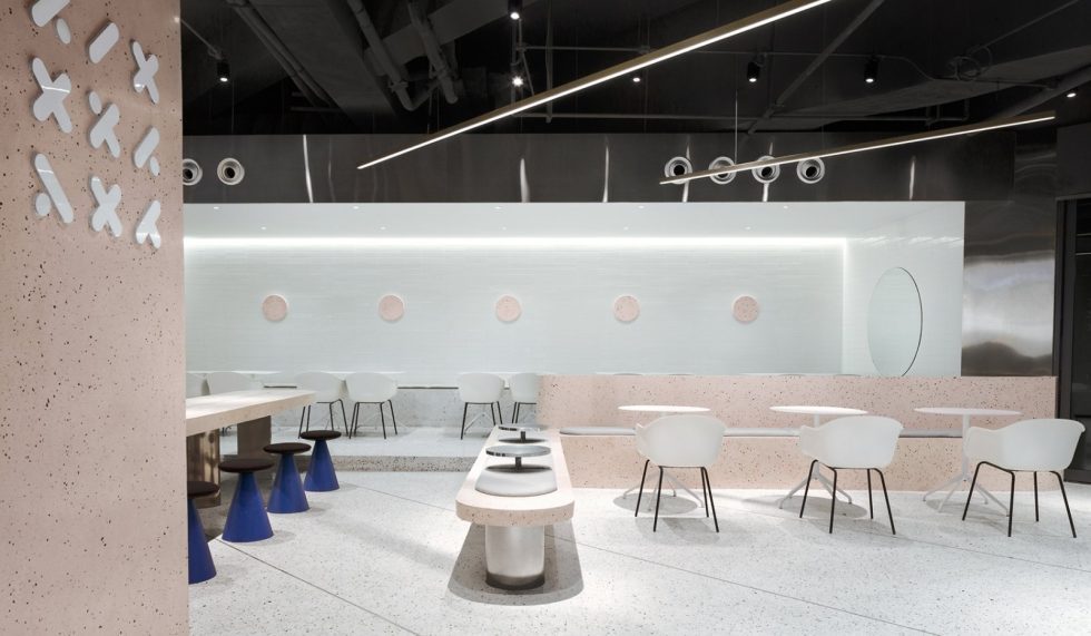 深圳龍崗城龍花園現(xiàn)代簡(jiǎn)約風(fēng)格奶茶店裝修案例地面鋪貼 深圳龍崗城龍花園現(xiàn)代簡(jiǎn)約風(fēng)格奶茶店裝修案例地面鋪貼