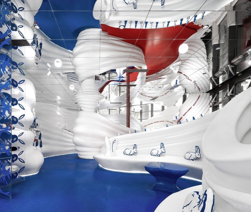 深圳市寶安區福永大白兔全球首家旗艦店裝修設計鏡面天花 深圳市寶安區福永大白兔全球首家旗艦店裝修設計鏡面天花