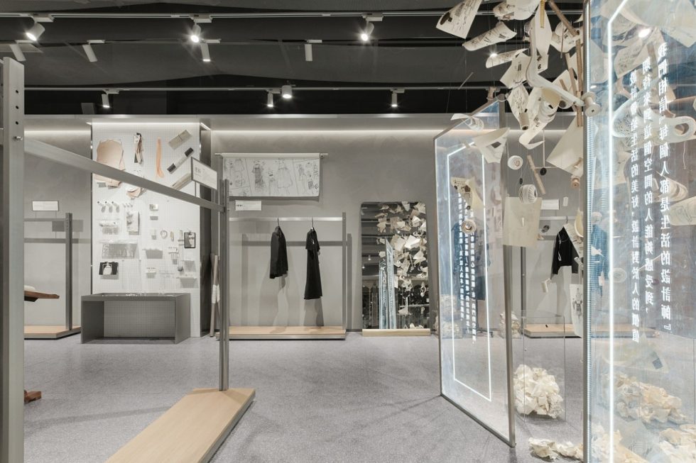 深圳市龍崗區坂田“一尚門”買手店裝修設計玻璃墻 深圳市龍崗區坂田“一尚門”買手店裝修設計玻璃墻