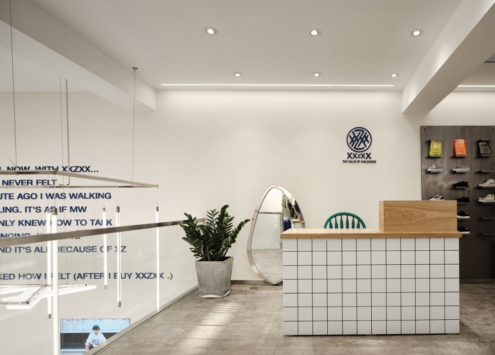 深圳市龍華區大浪潮牌店收銀臺裝修設計 深圳市龍華區大浪潮牌店收銀臺裝修設計