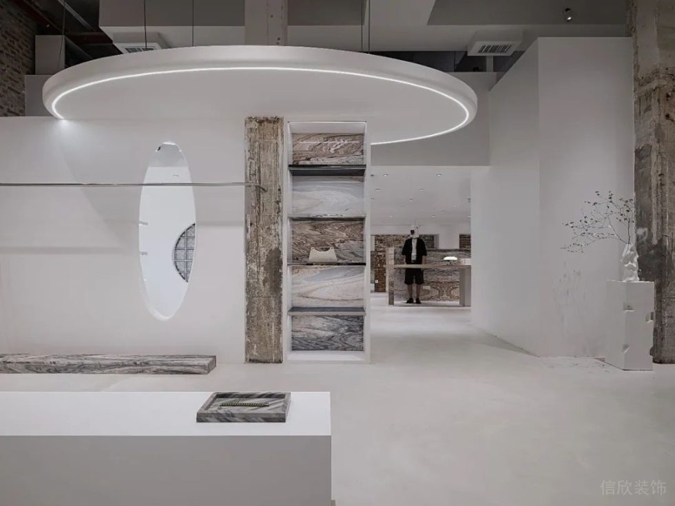 深圳市龍華去觀瀾現代風服裝店裝修設計圓形白色石膏板吊頂 深圳市龍華去觀瀾現代風服裝店裝修設計圓形白色石膏板吊頂